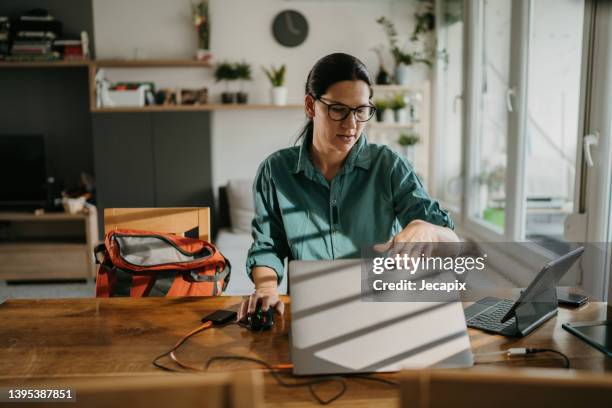 el trabajo está hecho para hoy - cerrar fotografías e imágenes de stock