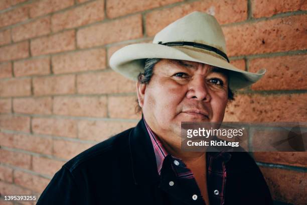 navajo man portrait - north american tribal culture 個照片及圖片檔