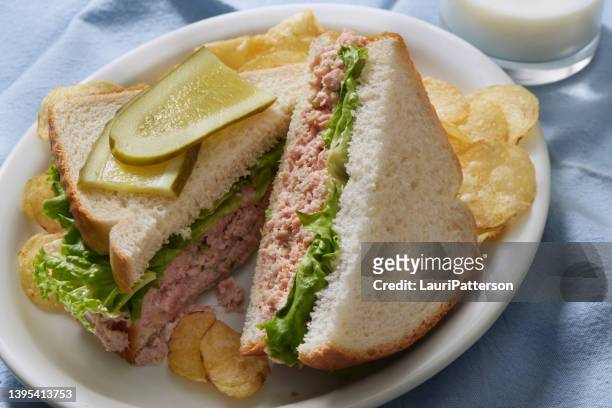 classic deviled ham salad sandwich - sliced pickles stockfoto's en -beelden