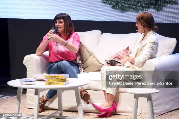 Rozalen and Laura Baena attend "La hora de Cuidarse" Tour on May 04, 2022 in Malaga, Spain. Malasmadres On Tour is a project that started in 2019 and...