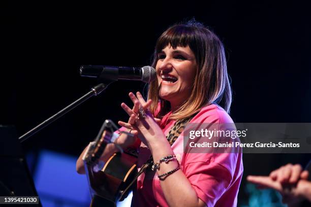 Rozalen performs "La hora de Cuidarse" Tour on May 04, 2022 in Malaga, Spain. Malasmadres On Tour is a project that started in 2019 and includes...