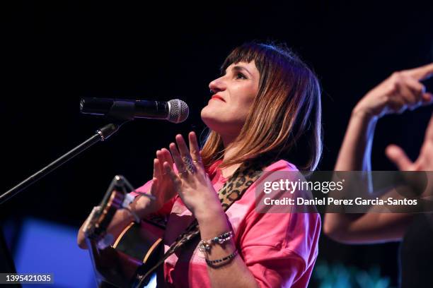 Rozalen performs "La hora de Cuidarse" Tour on May 04, 2022 in Malaga, Spain. Malasmadres On Tour is a project that started in 2019 and includes...