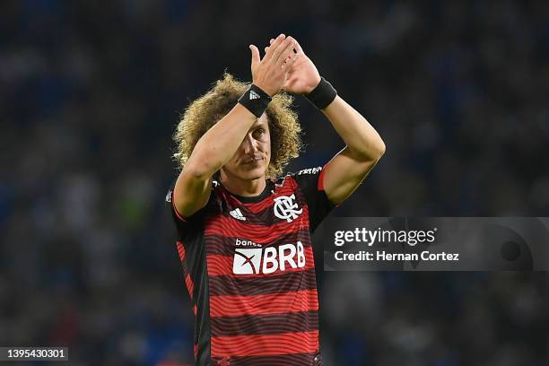 David Luiz of Flamengo acknowledges the fans after a match between Talleres and Flamengo as part of Copa CONMEBOL Libertadores 2022 at Mario Alberto...