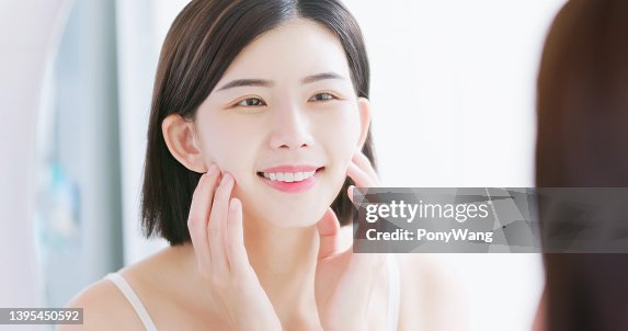 美しさの女性見てミラー 美しさの女性見てミラー