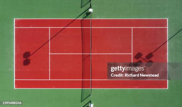 tennis court - court stock-fotos und bilder