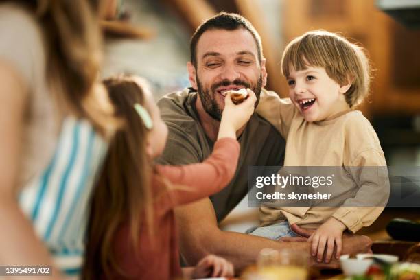 try this daddy! - breakfast fathers imagens e fotografias de stock