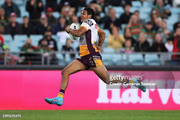 Selwyn Cobbo of the Broncos makes a break during the round nine NRL match between the South Sydney Rabbitohs and the Brisbane Broncos at Accor...