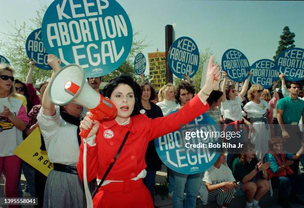 Attorney Gloria Allred and Pro-Choice supporters outside a Planned Parenthood facility, March 23, 1989 in Cypress, California.