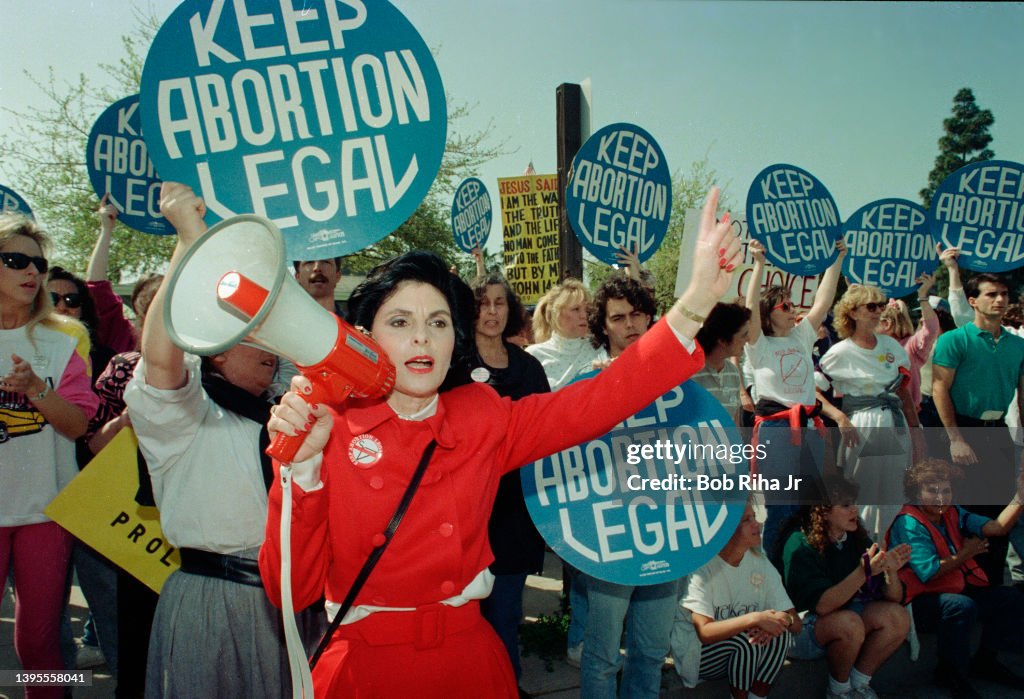 Attorney Gloria Allred outside Planned Parenthood Facility