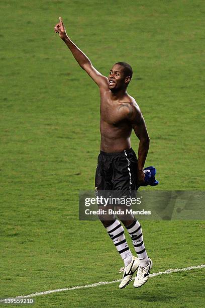 Dede of Vasco celebrates a victory after the semifinal match as part of Rio State Championship 2012 at Engenhao Stadium on February 22, 2012 in Rio...