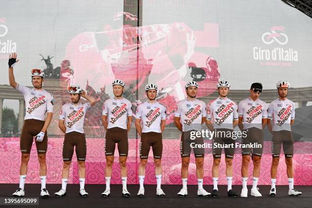 Andrea Vendrame of Italy, Lawrence Naesen of Belgium, Lilian Calmejane of France, Mickaël Cherel of France, Felix Gall of Austria, Jaakko Hänninen of...