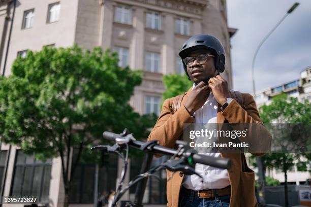 safety first - electric bike stockfoto's en -beelden