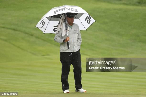 Stewart Cink of the United States walks across the 16th green during the second round of the Wells Fargo Championship at TPC Potomac Clubhouse on May...