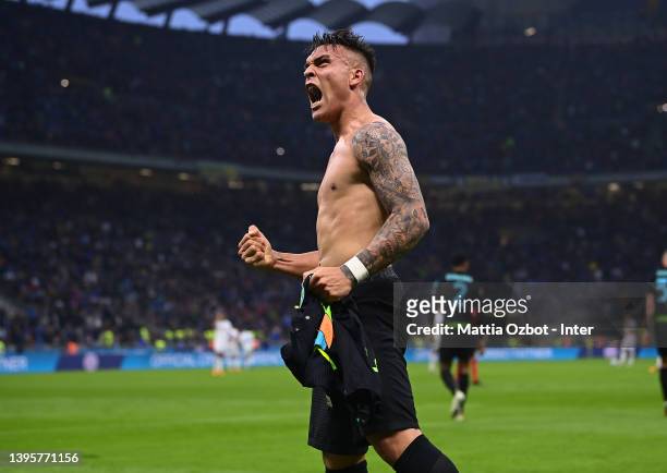 Lautaro Martinez of FC Internazionale celebrates after scoring the goal during the Serie A match between FC Internazionale and Empoli FC at Stadio...