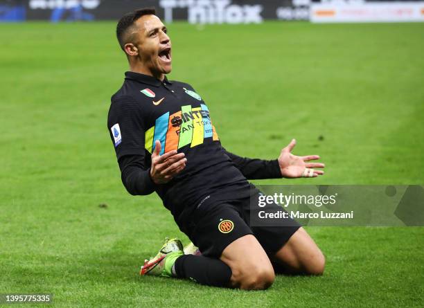 Alexis Sanchez of FC Internazionale celebrates after scoring their team's fourth goal during the Serie A match between FC Internazionale and Empoli...