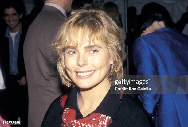 Actress Margaux Hemingway attends the Fall 1994 Fashion Week: Calvin Klein Fashion Show on April 10, 1994 at Bryant Park in New York City.