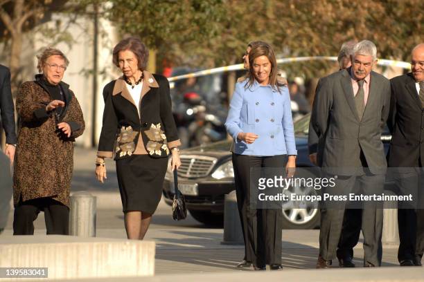Diana Garrigosa, Queen Sofia of Spain, Minister of Health Ana Mato and Pasqual Maragall visit the Pasqual Maragall Foundation at Barcelona Biomedical...