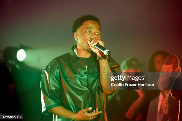 Roddy Ricch performs onstage during Roddy Ricch Headlines SECRET SESH X SAC NFT Event on May 06, 2022 in Los Angeles, California.