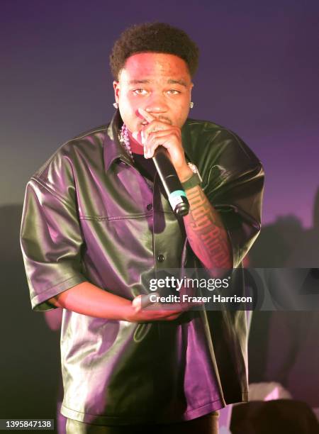 Roddy Ricch performs onstage during Roddy Ricch Headlines SECRET SESH X SAC NFT Event on May 06, 2022 in Los Angeles, California.