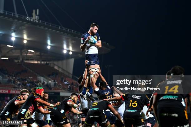 Nick Frost of the Brumbies wins lineout ball during the round 12 Super Rugby Pacific match between the Chiefs and the ACT Brumbies at FMG Stadium...