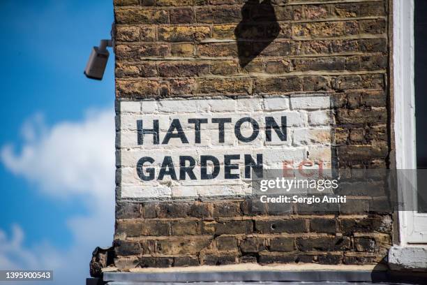 hatton garden sign - hatton garden - fotografias e filmes do acervo