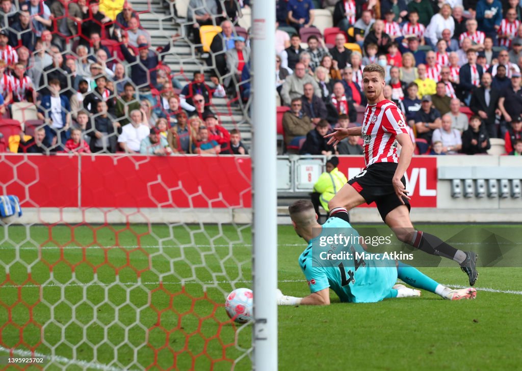 Brentford v Southampton - Premier League