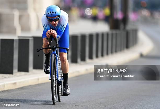 Simon Yates of United Kingdom and Team BikeExchange - Jayco sprints during the 105th Giro d'Italia 2022, Stage 2 a 9,2km individual time trial stage...