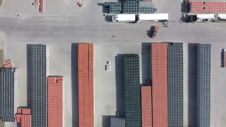 Loading Trailer Loaded Trailer Videos and HD Footage - Getty Images
