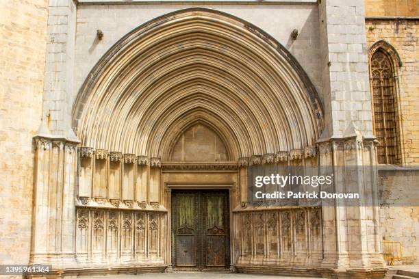 cathedral of girona, catalunya, spain - catedral fotografías e imágenes de stock