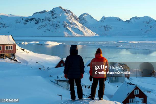 sunset in greenland - greenland stockfoto's en -beelden