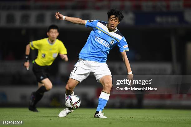 Yuki Otsu of Jubilo Iwata in action during the J.LEAGUE Meiji Yasuda J1 10th Sec. Match between Jubilo Iwata and Nagoya Grampus at Yamaha Stadium on...