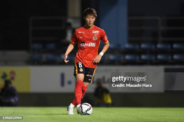 Yoichiro Kakitani of Nagoya Grampus in action during the J.LEAGUE Meiji Yasuda J1 10th Sec. Match between Jubilo Iwata and Nagoya Grampus at Yamaha...