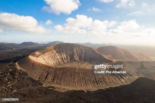 caldera blanca in timanfaya national park, lanzarote, canary islands - timanfaya national park 個照片及圖片檔