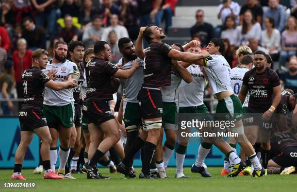 Eben Etzebeth of Toulon has his hair pulled by Agustin Creevy of London Irish during the EPCR Challenge Cup Quarter Final match between RC Toulon and...