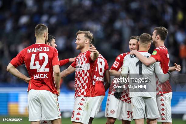 Players of Mainz celebrate after the Bundesliga match between Hertha BSC and 1. FSV Mainz 05 at Olympiastadion on May 07, 2022 in Berlin, Germany.