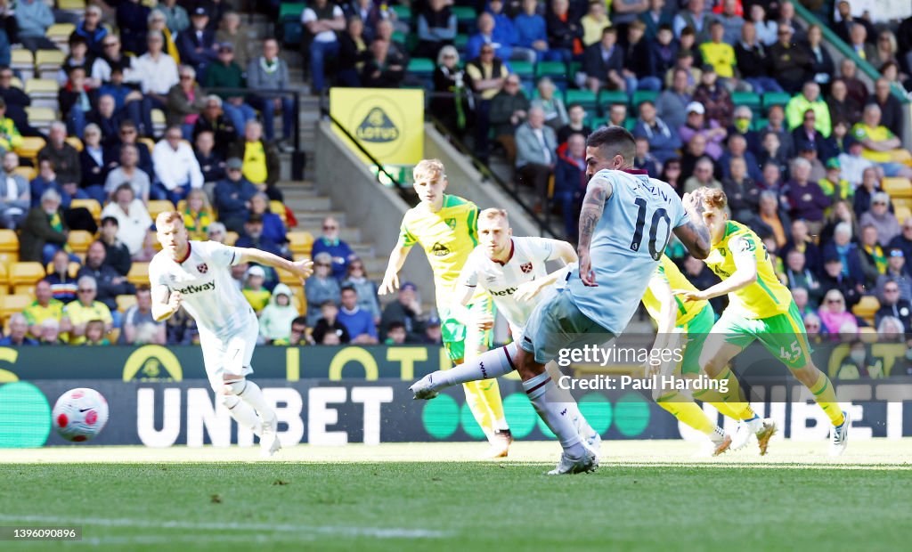 Norwich City v West Ham United - Premier League