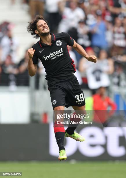 Goncalo Paciencia of Eintracht Frankfurt celebrates after scoring a goal during the Bundesliga match between Eintracht Frankfurt and Borussia...