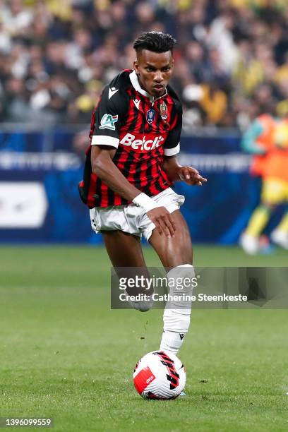 Hicham Boudaoui of OGC Nice controls the ball during the French Cup Final match between OGC Nice and FC Nantes at Stade de France on May 7, 2022 in...