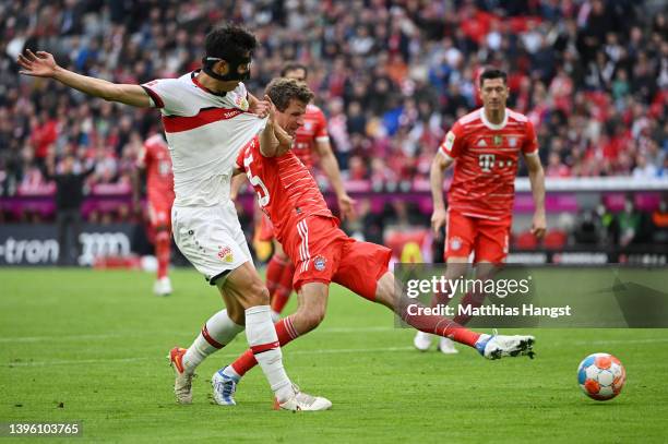 Thomas Mueller of FC Bayern Muenchen scores their team's second goal during the Bundesliga match between FC Bayern München and VfB Stuttgart at...