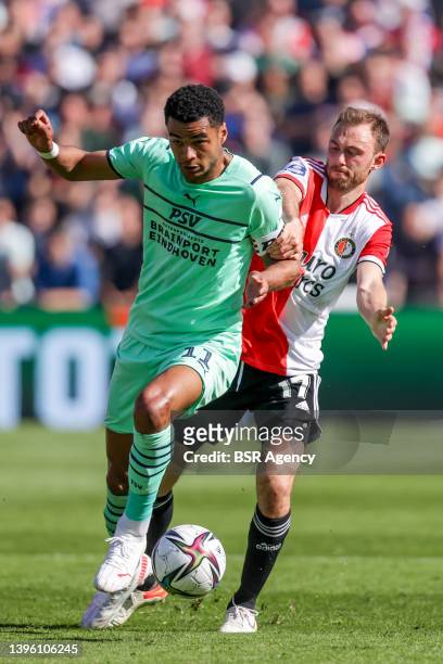 Cody Gakpo of PSV, Fredrik Aursnes of Feyenoord Rotterdam during the Dutch Eredivisie match between Feyenoord and PSV at Stadion Feyenoord on May 8,...