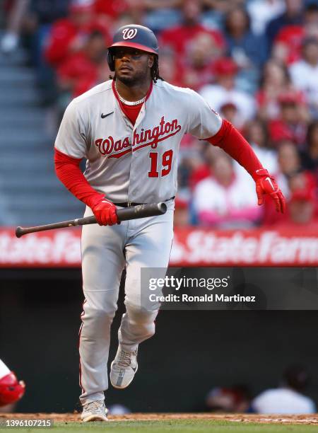 Josh Bell of the Washington Nationals in the fourth inning at Angel Stadium of Anaheim on May 07, 2022 in Anaheim, California.