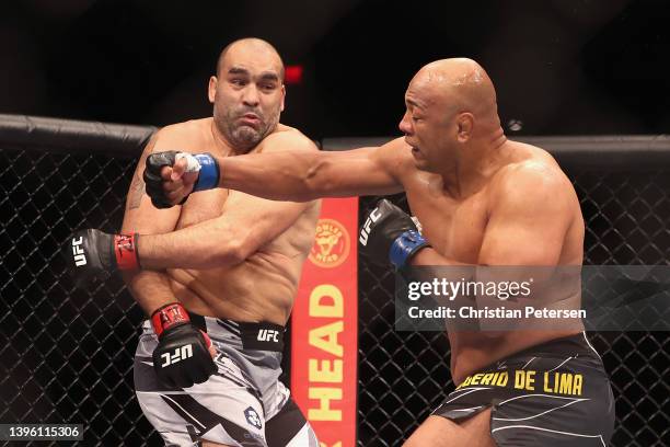 Blagoy Ivanov of Bulgaria fights Marcos Rogerio de Lima of Brazil in their heavyweight fight during UFC 274 at Footprint Center on May 07, 2022 in...