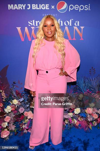 Mary J. Blige attends Strength Of A Woman Festival & Summit Gospel Brunch at City Winery Ponce City Market on May 08, 2022 in Atlanta, Georgia.