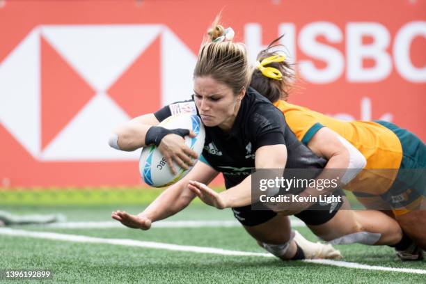 Michaela Blyde of New Zealand scores a try against Australia during a Women's HSBC World Rugby Sevens Series match at Starlight Stadium on May 1,...