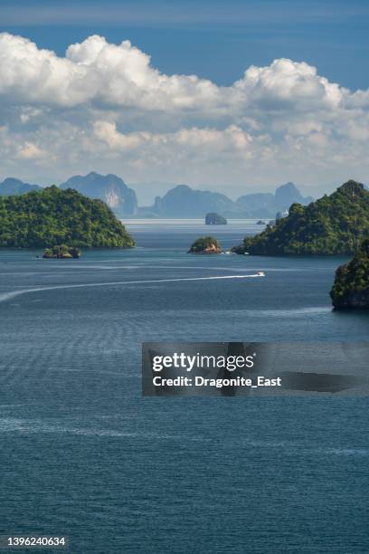 beautiful landscape view of koh hong island view point scenery view 360 degree at krabi province, thailand. - phuket province stockfoto's en -beelden