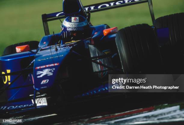 Nick Heidfeld from Germany drives the Gauloises Prost Peugeot Prost AP03 Peugeot V10 during the Formula One Italian Grand Prix on 10th September 2000...