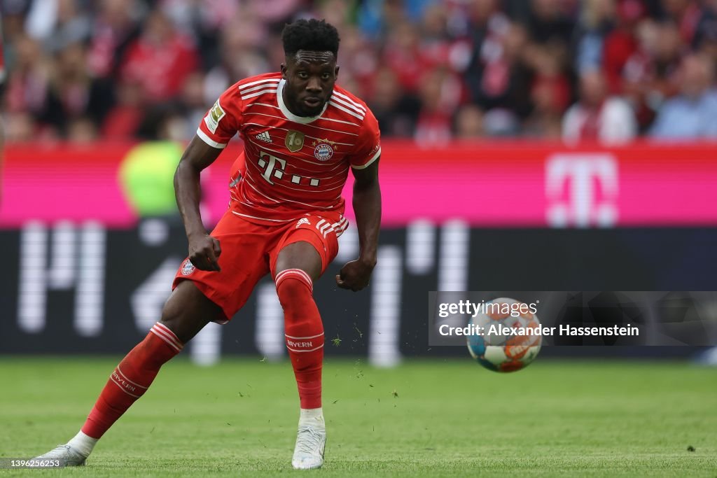 FC Bayern München v VfB Stuttgart - Bundesliga