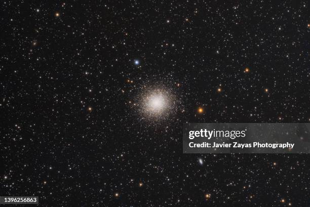 hercules great globular cluster (messier 13) - big bang foto e immagini stock