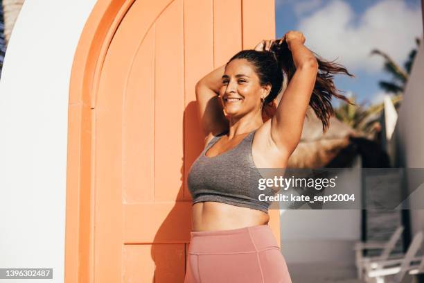 body positivity - health and wellness - body positive stockfoto's en -beelden