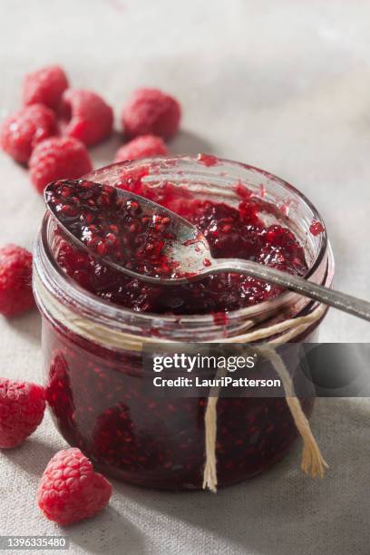 raspberry jam - homemade stockfoto's en -beelden